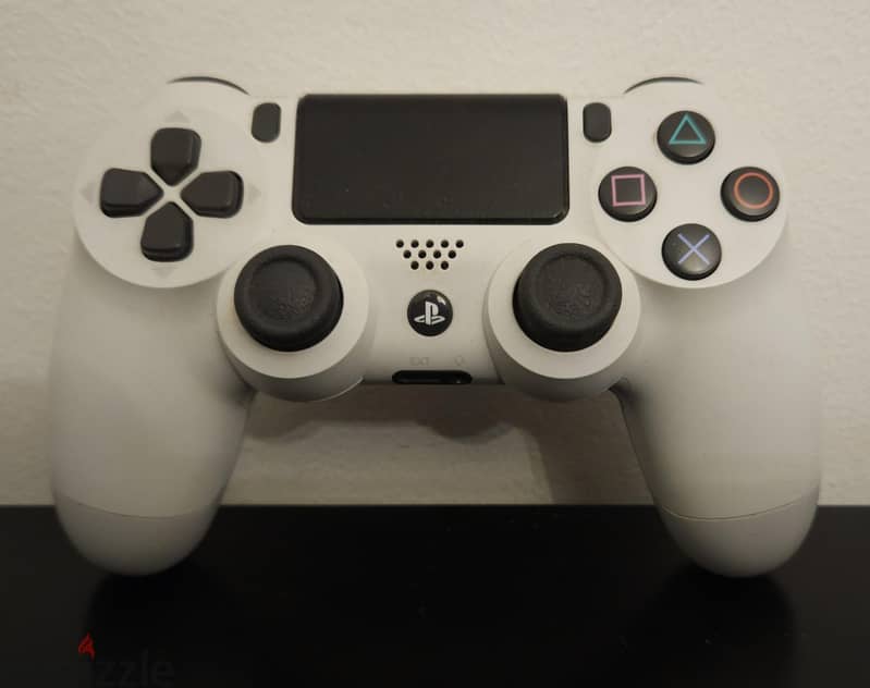Ps4 pro + 2 controllers Excellent Condition 2