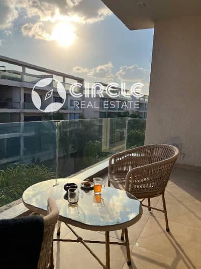 شقة بالفرش في اميز موقع بالكومباوند في ليك فيو ريزيدنس  Lake View Residence للايجار في التجمع الخامس القاهرة الجديدة