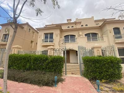 Twin House for Sale in La Vista City | Prime Location & Classic Design