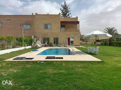 فيلا للايجار بمارينا 1 صف ثالث بحر ٦غرف مكيفين و٤ حمام ببسين خاص