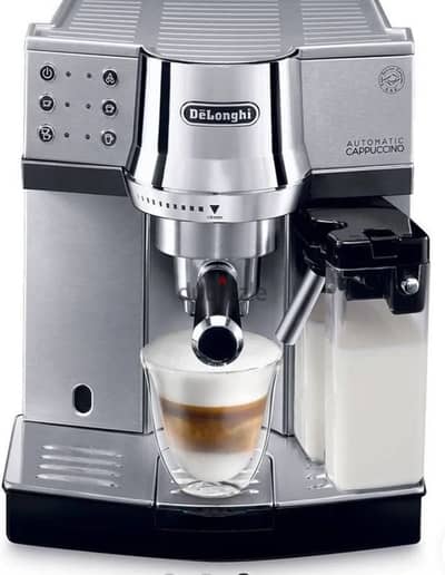 Used coffee machine Delonghi ( like new)