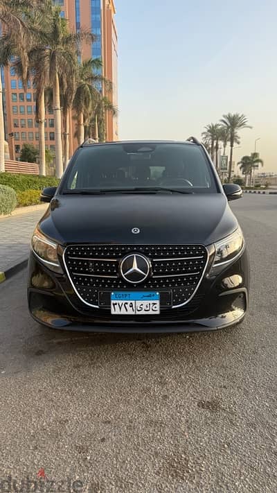 سيارة مرسيدس فيانو26 للإيجار اليومي بالسواق متاح كل السياراتkasem cars