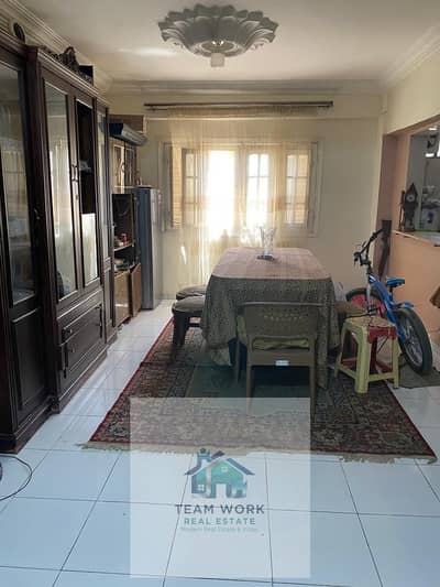  للبيع: وحدة "لقطة" بمدخل خاص وجنينة - الحي السادس 6 أكتوبرFor sale: A great deal on a unit with a private entrance and garden - 6th District, 6th