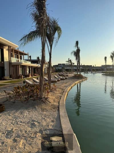 شاليه لقطة متشطب بالتكييفات علي البحر بجانب hacienda red في زويا غزالة باي zoya ghazala bay