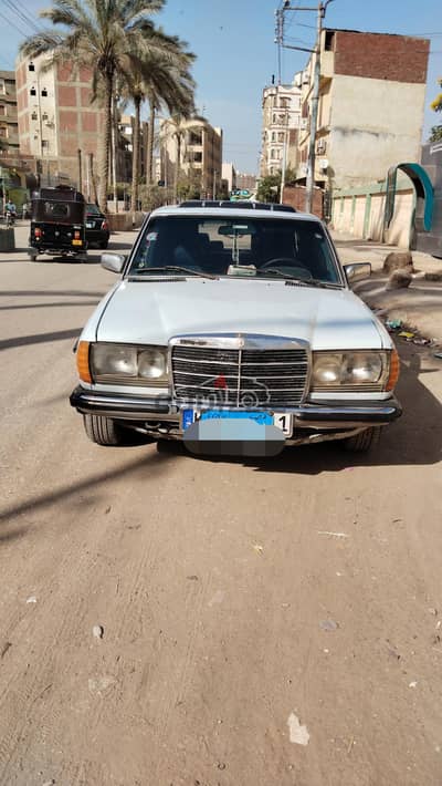 مرسيدس 200 1977 للبيع المنصورة