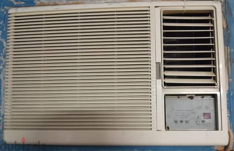 تكييف كاريير شباك 3 حصان (خليجي) بارد وساخن بشاحنة بلده