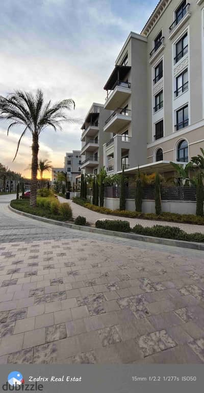  فرصة مميزة للتمليك في الشيخ زايد   شقة للبيع داخل كمبوند Village West – درة  المساحة: 123 متر  الدور الثاني  2 غرف نوم  2 حمام  قريب من أهم المحاور والخدمات في الشيخ زايد  المطلوب: 7,000,000 جنيه  المتبقي على الشركة: 1,300,000 جنيه