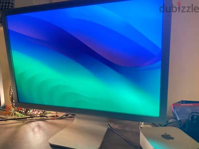 Apple Cinema Display 23-inch بحالة جيدة جدا