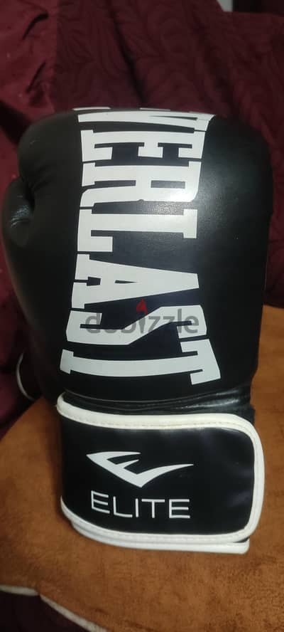 قفازات ملاكمة Everlast Elite بحالة ممتازة