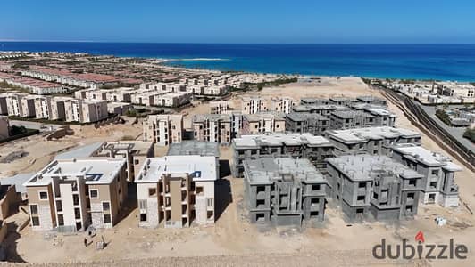 شاليه للبيع في Koun Ras El Hikma – Mabany Edris المساحة: 85 متر التقسيم: 2 غرف نوم 1 حمام الاستلام: استلام فوري الإطلالة: إطلالة مباشرة على البحر