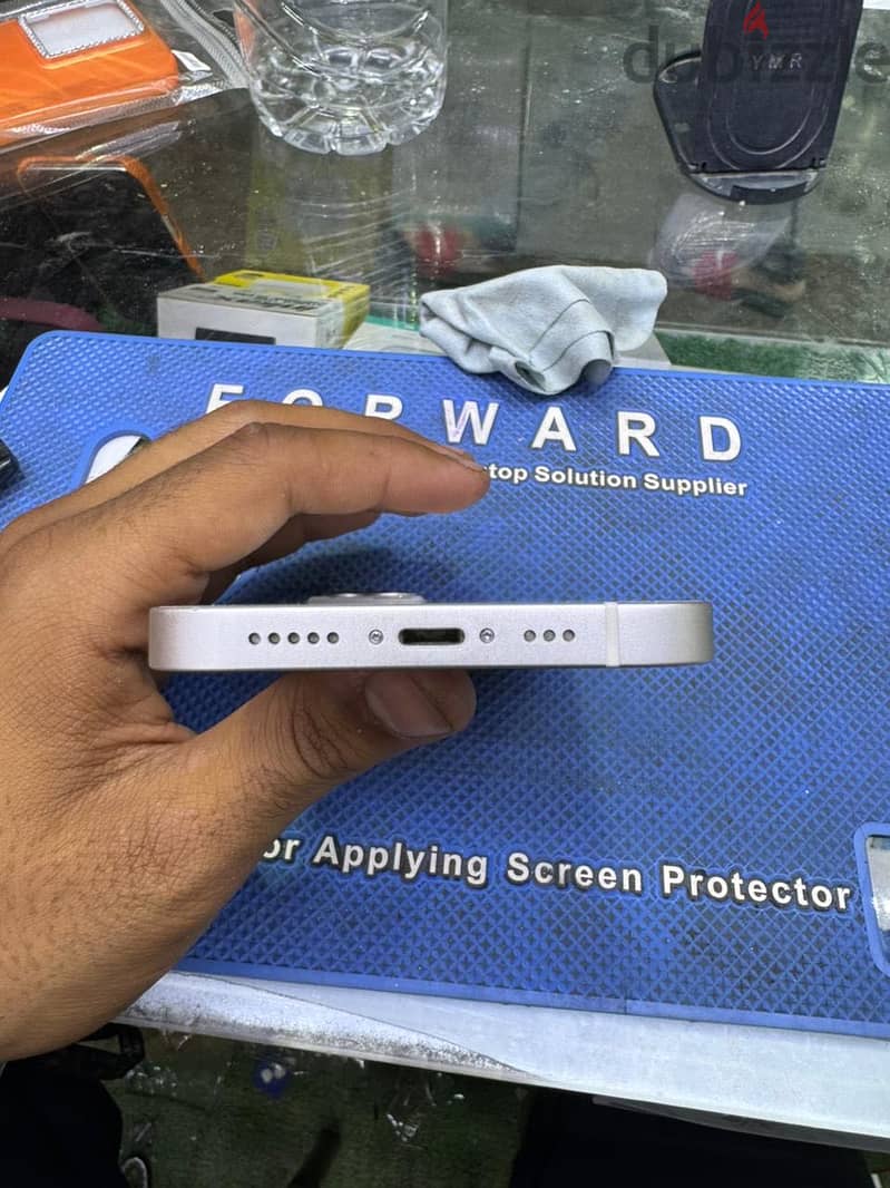 iPhone 13 3