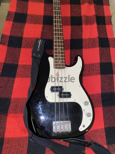 BASS SQUIER FENDER