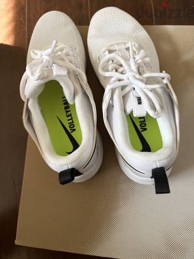 Nike Volleyball Shoes – White – New Condition
