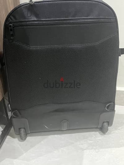 شنطه  Samsonite جديده تنفع backpack  وكمان فيها جرار عشان  السفر