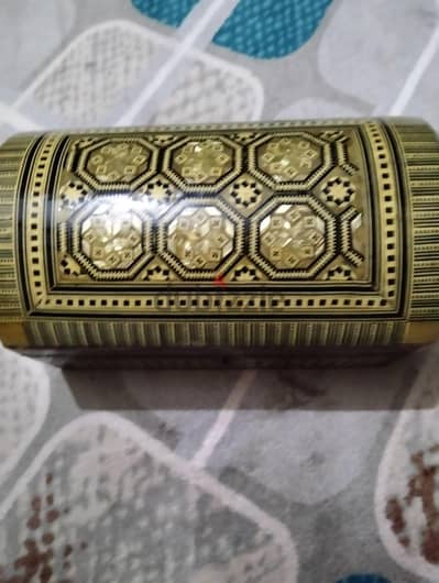 علبه مجوهرات صدف جديدة قطيفه بالقفل