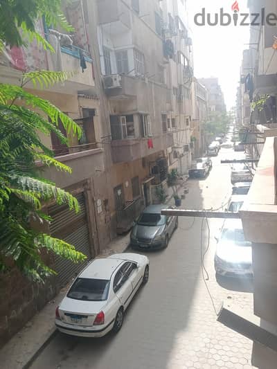 محل للايجار .   من شيكولاني. خلف مستشفى شبرا العام. من الترعه