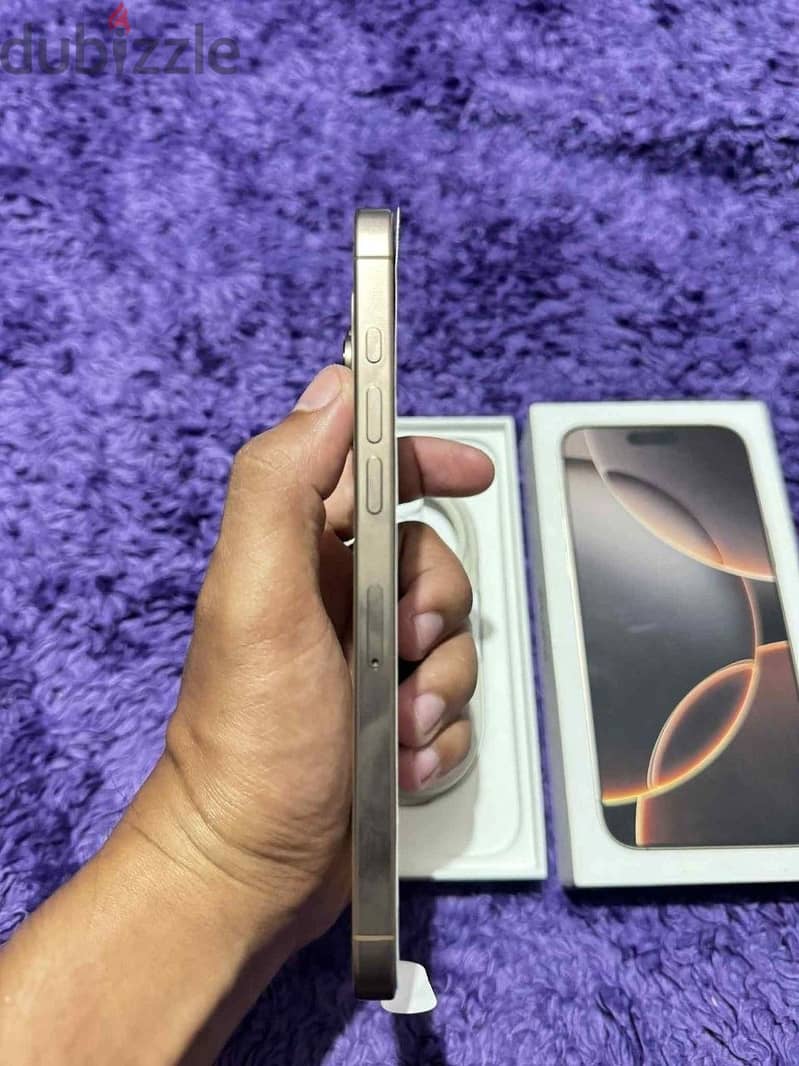 iPhone 16 4