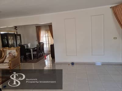Apartment in the Fifth Neighborhood, Fourth Floor, Area 189 Square Meters