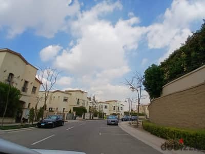 توين هاوس بموقع مميز جاهز للاستلام الفوري للبيع في اب تاون كايرو اعمار متشطب من المالك Uptown Cairo Emaar