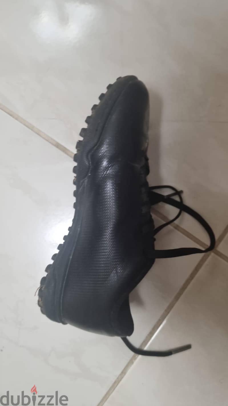 حذاء رياضي 2