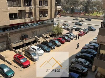 شقة للايجار بشارع حسن الشريف بمدينة نصر بارقى احياء مدينة نصر قرب مصطفى النحاس والسراج مول واجهه وعلى الرئيسي بايجار مغري جدااااااا جداااااااااااا جدا