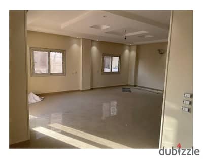 شقة سكنية للبيع بالبنفسج ٦ فيلات على محور السادات مباشراً بجوار بنزينة شيل اوت . . تشطيب سوبر لوكس