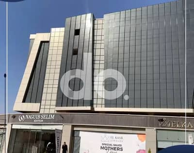مكتب إداري للإيجار، تشطيب كامل + مكيفات، مساحته 117 متر مربع، في شارع التسعين الجنوبي، التجمع الخامس، القاهرة الجديدة