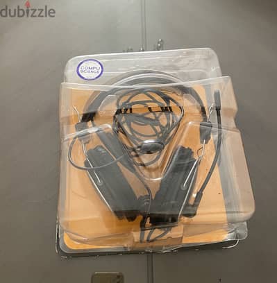 ew (Barely Used)  Arabic: سماعة إيه فور تيك A4Tech HU-50 USB - كسر زير