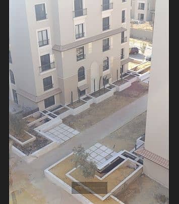 ستوديو للإيجار داخل كمبوند Village West – الشيخ زايد مساحه ٧٥ متر متشطب بالتكيفات