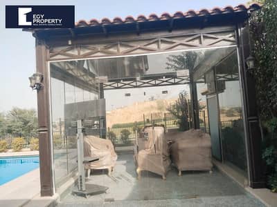 فيلا ستاند الون سوبر لوكس للبيع في أب تاون القاهرة - المقطم تشطيب كامل ,  جاهز للسكن  موقع مميز