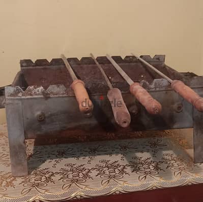 شواية فحم  واربع اسياخ