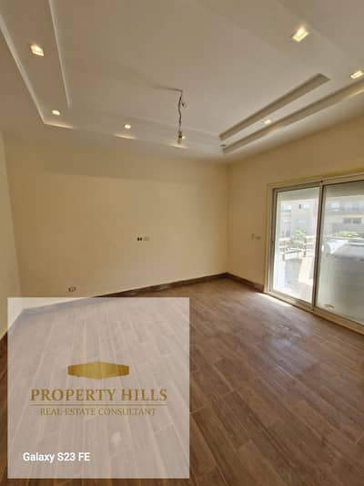 apartment Ready to move in 164 sqm with the lowest down payment in the heart of New Cairo Fifth Settlement in a prime location at El Patio Oro La Vist