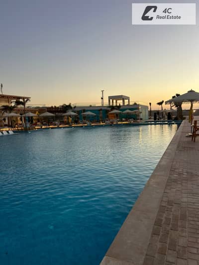 للبيع باقل من سعر الشركه شاليه كورنرريسيل في Sea Shore Hyde Park الساحل الشمالي open view landscape-lagoon view بتقسيمه مميزة جاهز للمعاينه
