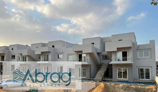 For sale: Penthouse, 220 sq m, 8-year installments, delivery in 1.5 years, V Leavels compound on the Dahshur link road.