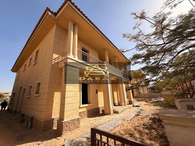 فرصه لامتلاك افضل فيلا سكنيه مدينتى ع اكبر جارن 4 غرف