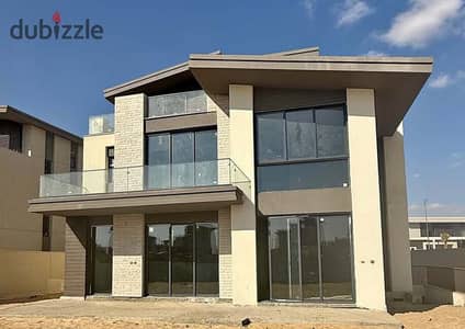إستلام فورى فيلا مودرن بفيو لاند سكيب فى ذا إستيتس بجانب بيفرلى هيلز ومطار سفينكس The Estates