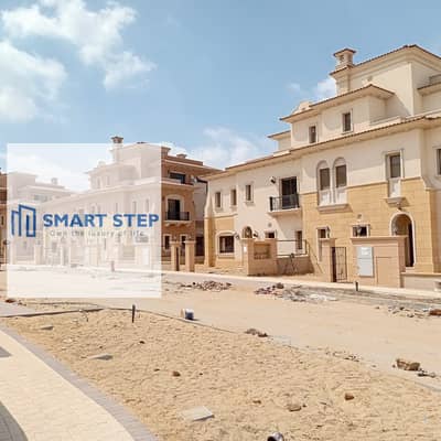 تاون هاوس ميدل للبيع في كمبوند سيتي جيت القاهرة الجديدة  city gate
