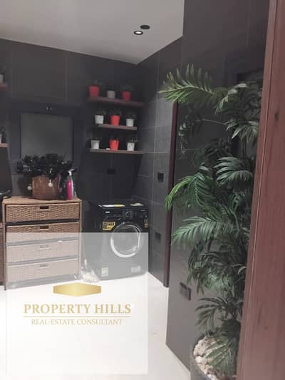 Apartment for sale 149 square meters fully finished ultra-super-luxurious at the lowest price in Eastown Compound Fifth Settlement New Cairo ready t m