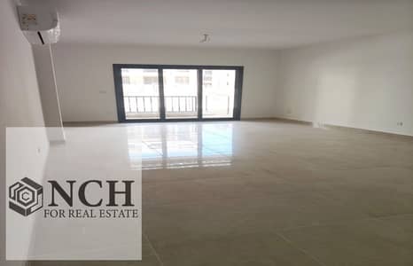 شقة أرضية بحديقة للإيجار في فيفث سكوير المراسم