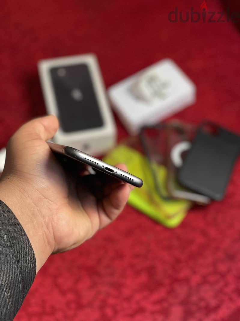 iPhone 11 5