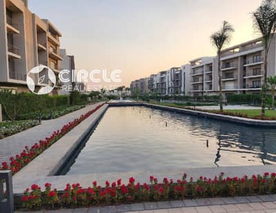 شقة ١٤٤م بحديقة ٧٠م فيو علي اللاندسكيب بالمطبخ والتكييفات للبيع في فيفث سكوير التجمع الخامس بالقرب من الـ AUC بالقاهرة الجديدة Fifth Square New Cairo
