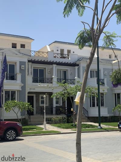 Townhouse for sale in Mountain View Chillout Park, prime location, with installments up to 10 years.