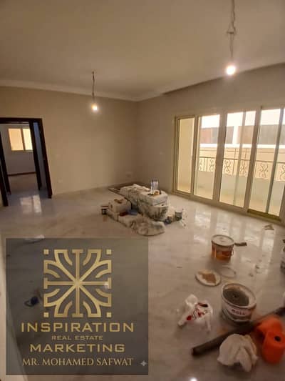 مقر إداري ممتاز 200م أول سكن للإيجار باللوتس الجنوبية - دور أرضي