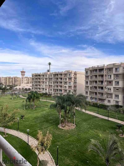 للبيع الكاش ارقي شقه في مدينتي فيو ممتاز وايد جاردن دور متكرر مميز في B6بمساحه 135متر تشطيبات اللترا سوبر لوكس   دور متكرر اميز دور في العماره  فيو وايد جاردن مفتوح تشطيبات اللترا سوبر لوكس  تغيير اساسات بالكامل  تغيير كهرباء بالكامل  باب رئيسي مصف