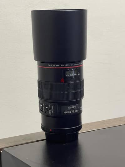 Canon 100mm macro … استخدام اقل من ١٠ مرات … بدون خدش تماما زيرو
