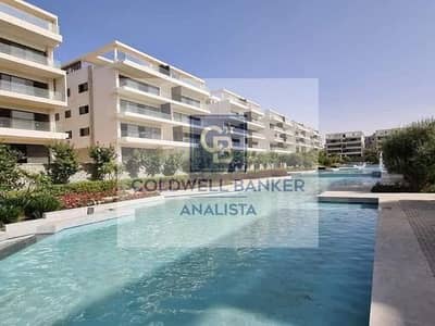 Apartment for sale in Lake View 1 at a bargain price, ultra super lux finishing, prime location, ready to move in New Cairo.