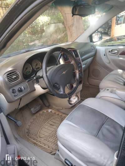 عربيه Chrysler town and country 2006