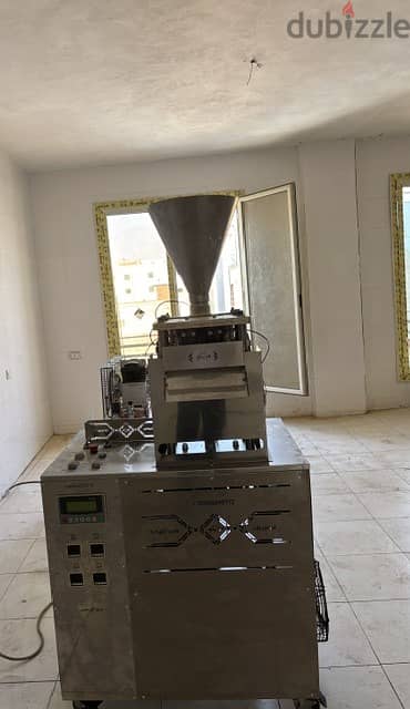 ماكينة رايس كيك للبيع بحالة جديدة
