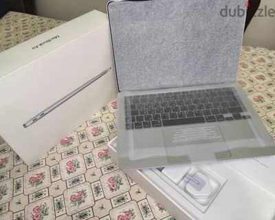 MacBook air M1 100% 7 C. C APPLE warranty Arabic English keyboard