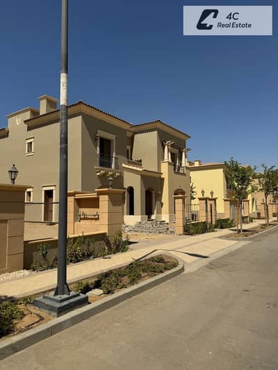 فيلا استلام فوري بفيو مميز ريسيل بأقل من سعر الشركة 3 غرف وغرفة مربية في City Gate التجمع الخامس بالقرب من جولدن سكوير وشارع التسعين للبيع